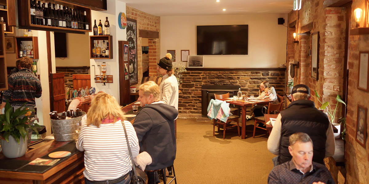 Hagen Arms Hotel and Vacant Land (optional purchase)  Photo