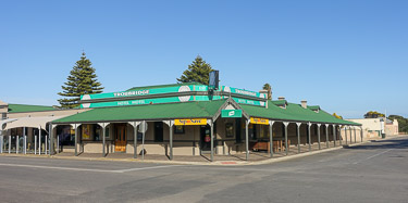 feature thm North Kapunda Hotel